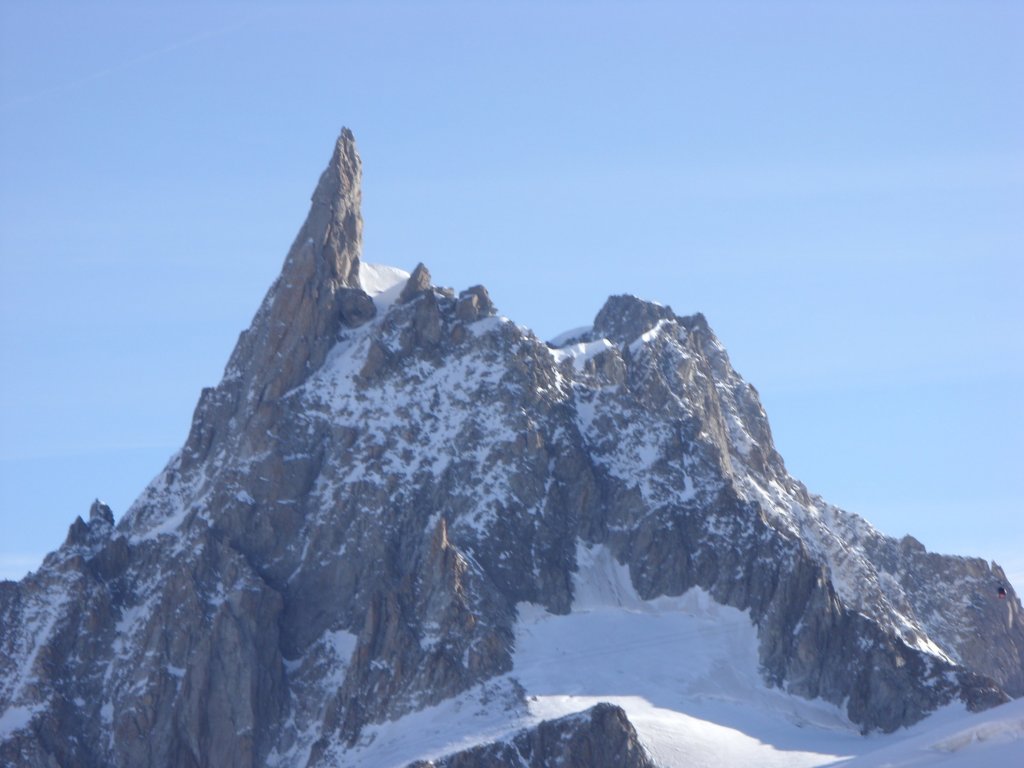 COURMAYEUR - Sabato 29 novembre aprono le Funivie del Monte Bianco