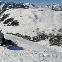Vista_Deux_Alpes_con_Snowboardista.JPG